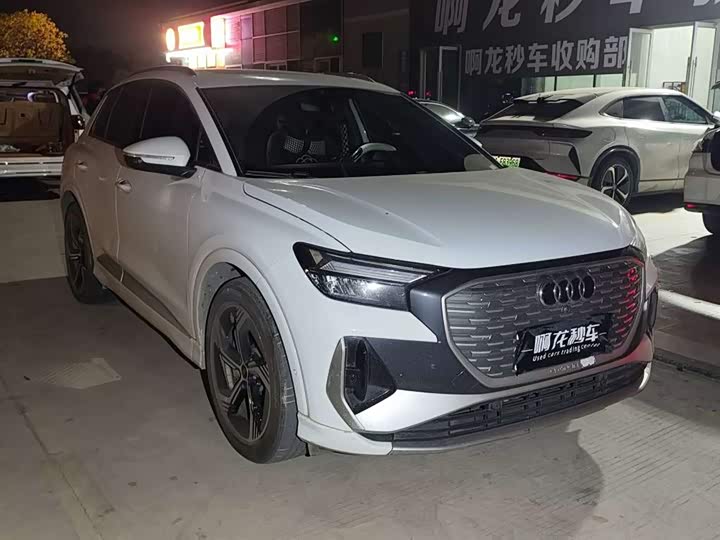 Фото 3 - Audi Q4 e-tron