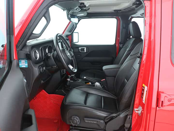 Фото 4 - Jeep Wrangler