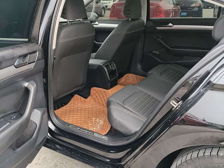 Фото 5 - Volkswagen Magotan