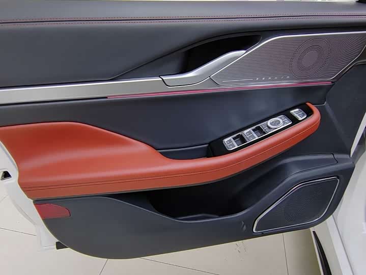 Фото 9 - Lincoln Z (Zephyr)