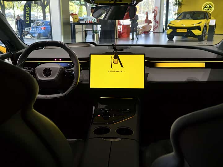 Фото 5 - Lotus Eletre