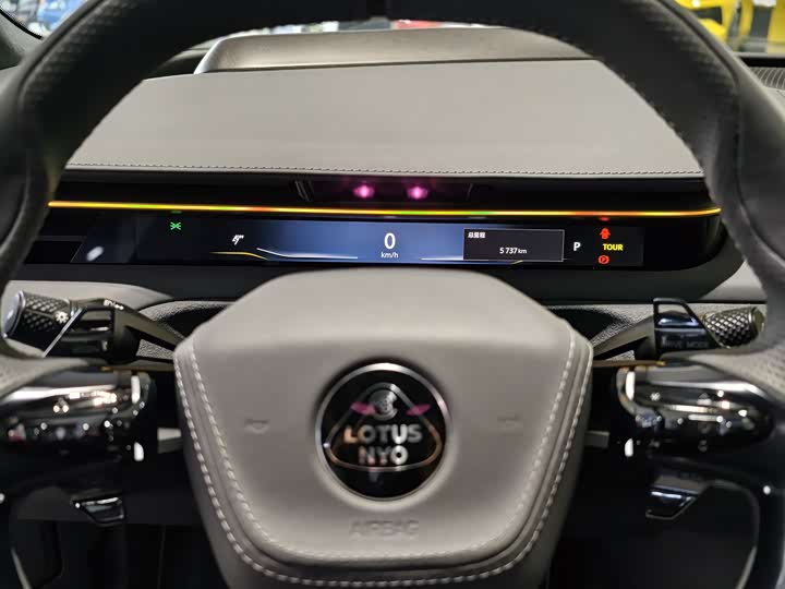 Фото 8 - Lotus Eletre