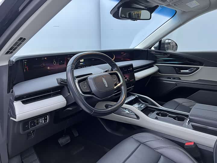 Фото 7 - Lincoln Nautilus