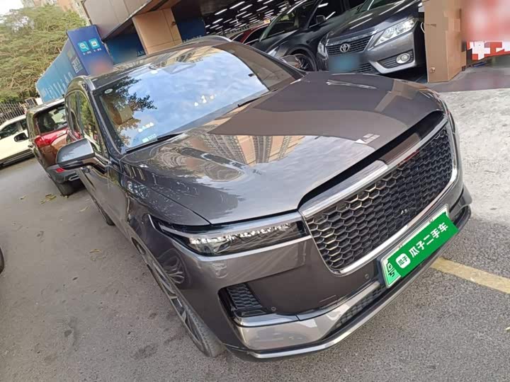 Фото 4 - LiXiang One