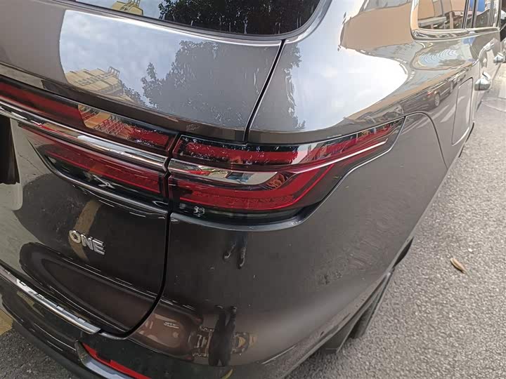 Фото 8 - LiXiang One