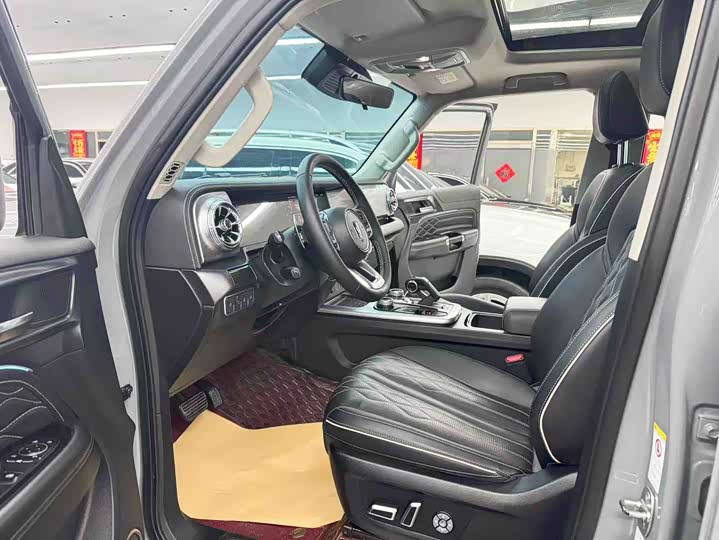 Фото 7 - Tank 300