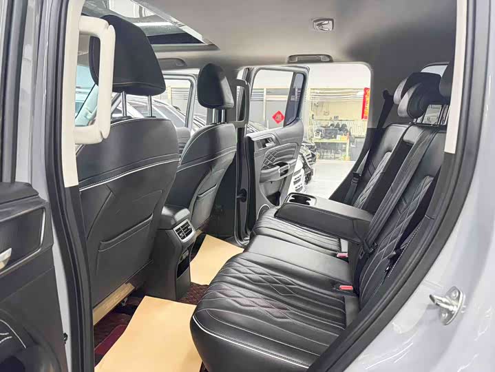 Фото 8 - Tank 300