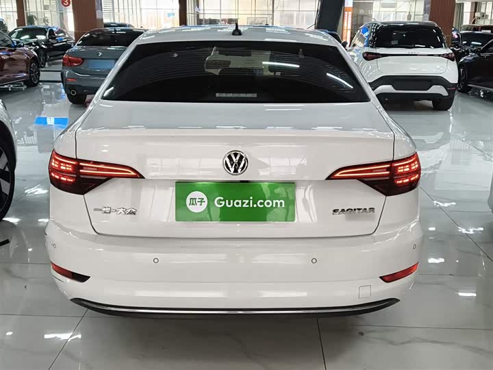 Фото 6 - Volkswagen Sagitar L