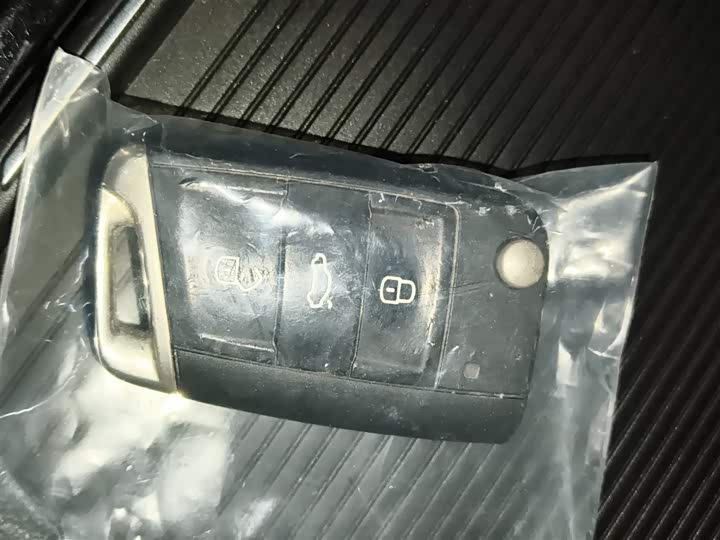 Фото 9 - Volkswagen Sagitar L