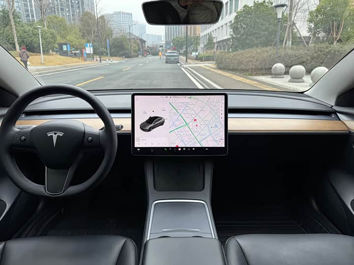 Фото 6 - Tesla Model 3