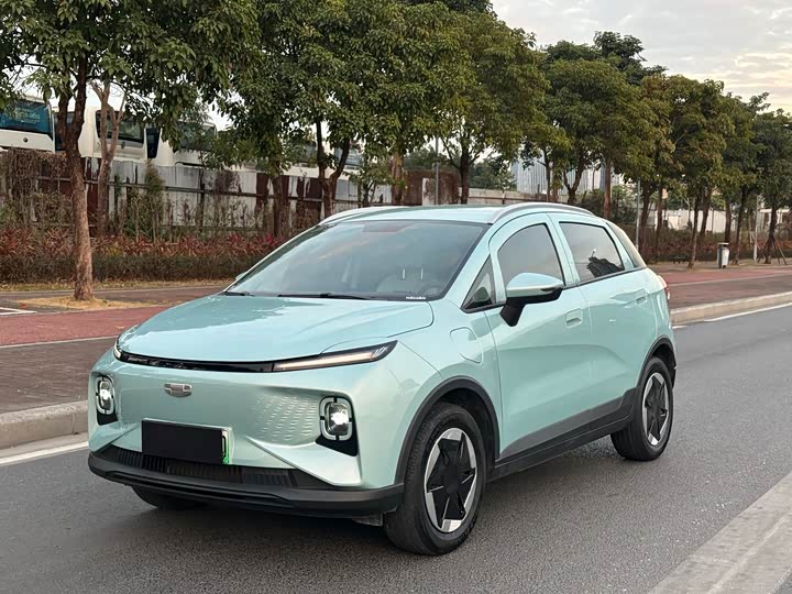 Фото 1 - Geely Geometry E Firefly