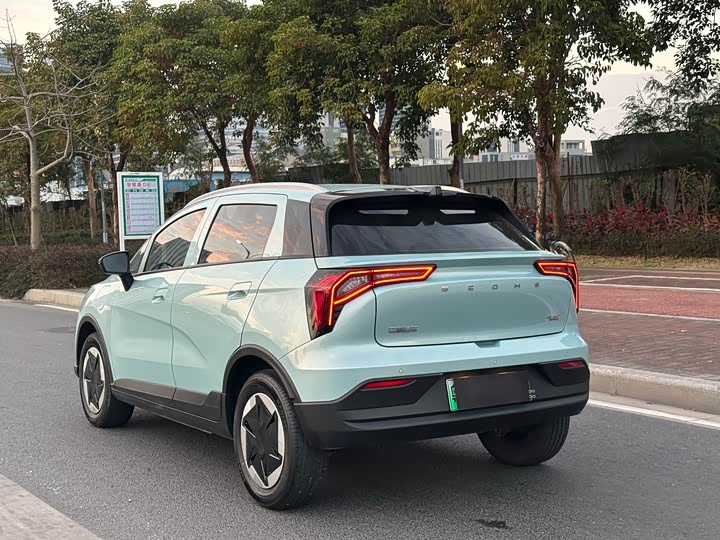 Фото 6 - Geely Geometry E Firefly