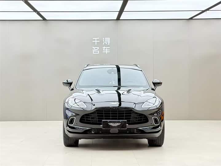 Фото 2 - Aston Martin DBX