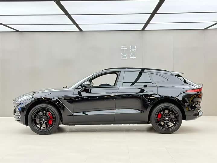 Фото 3 - Aston Martin DBX
