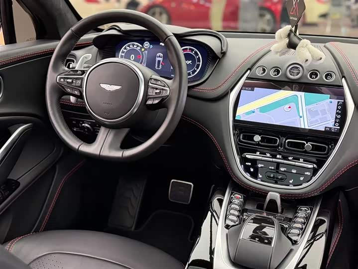 Фото 6 - Aston Martin DBX