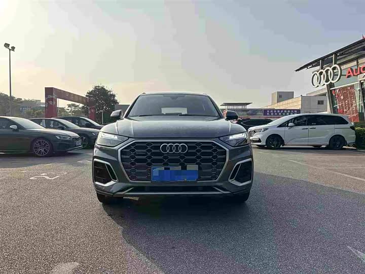 Фото 2 - Audi Q5L