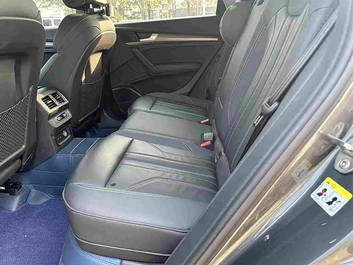 Фото 8 - Audi Q5L