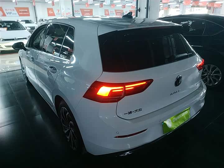 Фото 5 - Volkswagen Golf