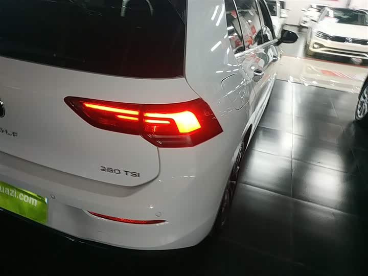 Фото 8 - Volkswagen Golf