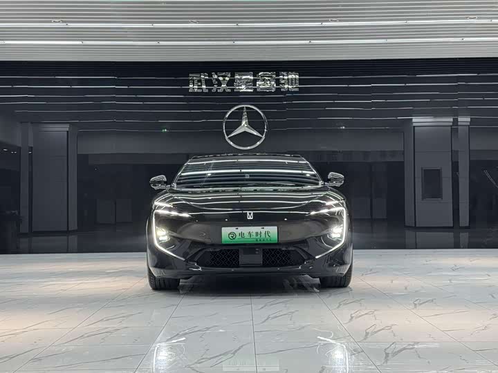 Фото 2 - Avatr 12