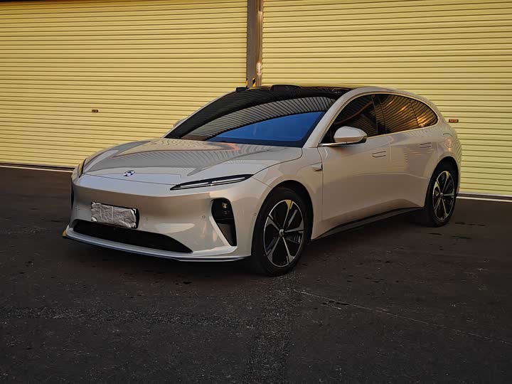 Фото 1 - Nio ET5T