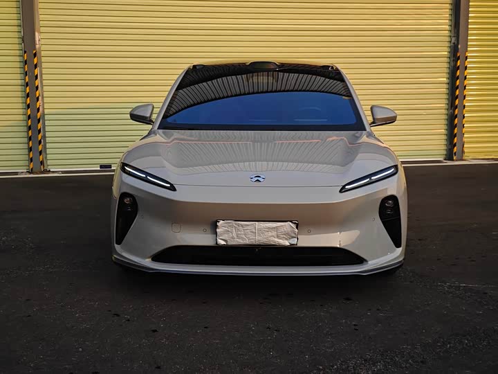 Фото 2 - Nio ET5T