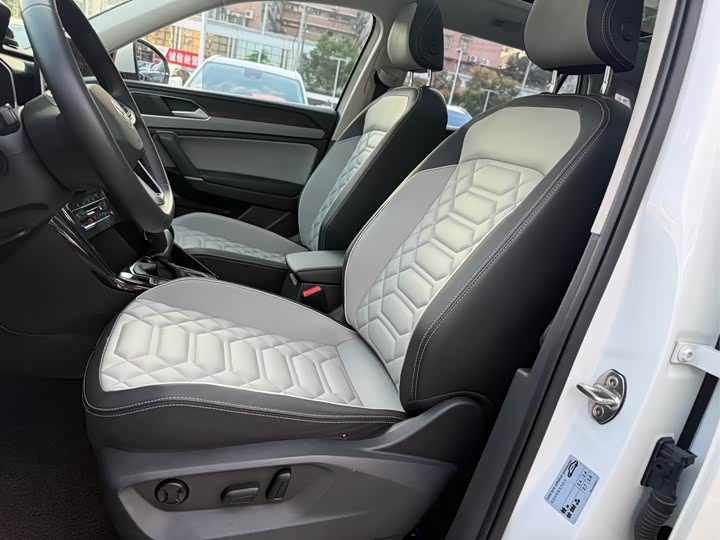 Фото 8 - Volkswagen Tayron