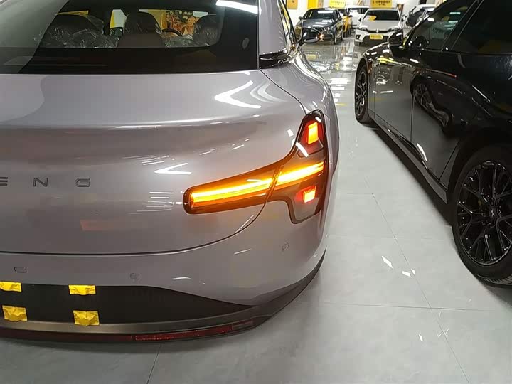 Фото 8 - XPeng Mona M03