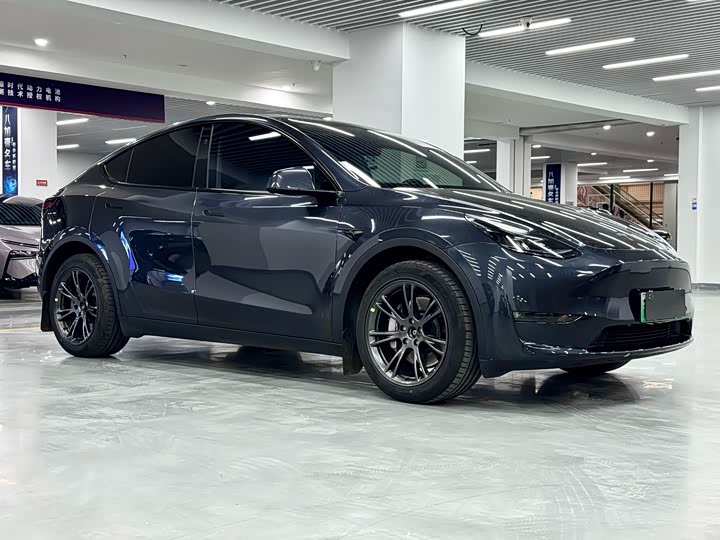 Фото 3 - Tesla Model Y
