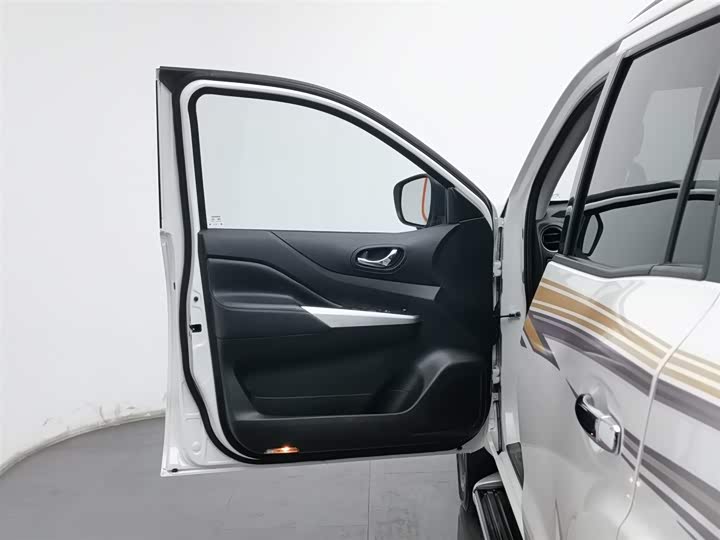 Фото 8 - Nissan Terra