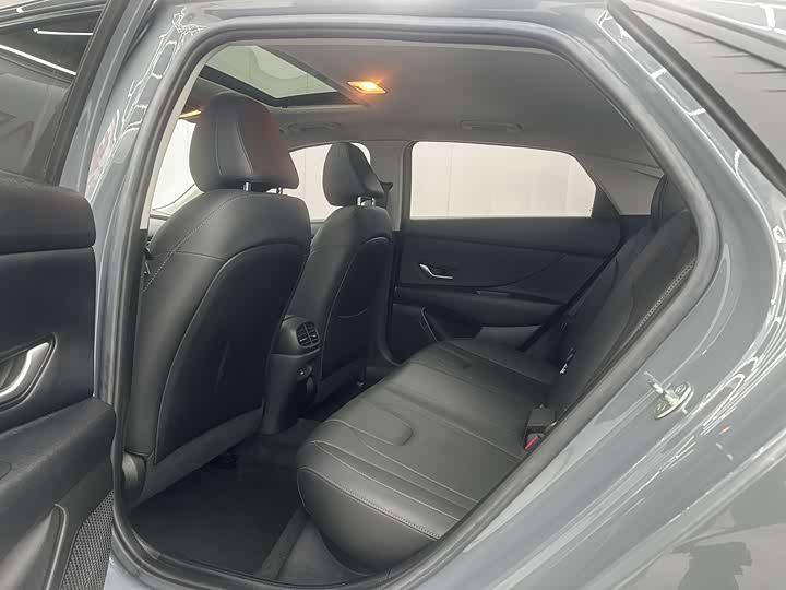 Фото 5 - Hyundai Elantra N line