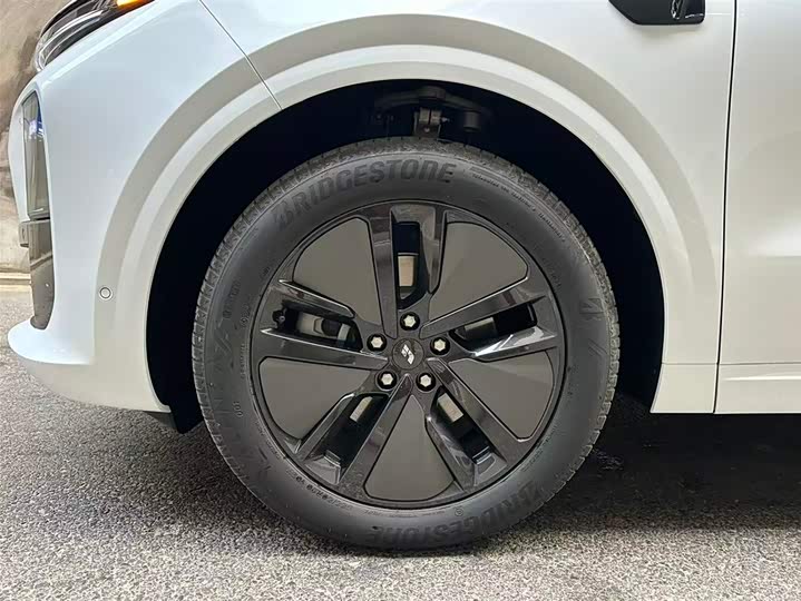 Фото 6 - LiXiang L6