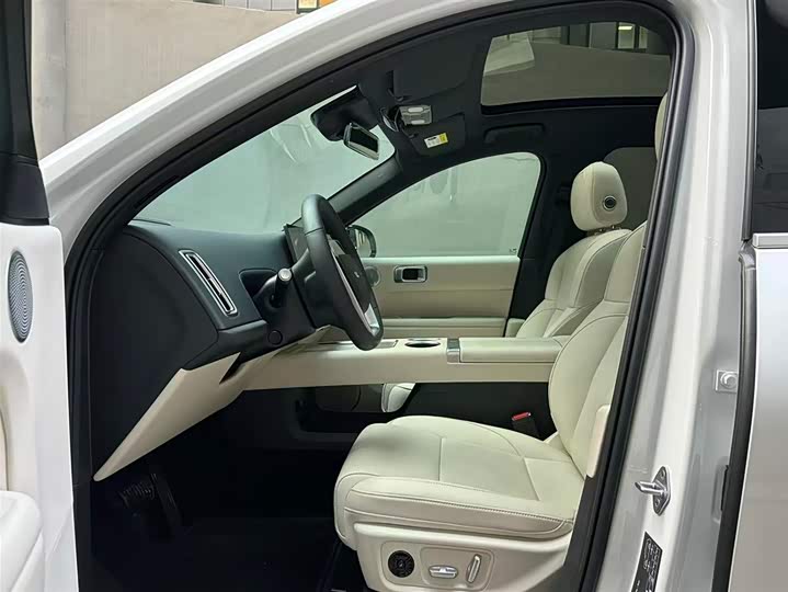 Фото 7 - LiXiang L6