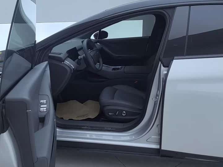 Фото 4 - XPeng F57