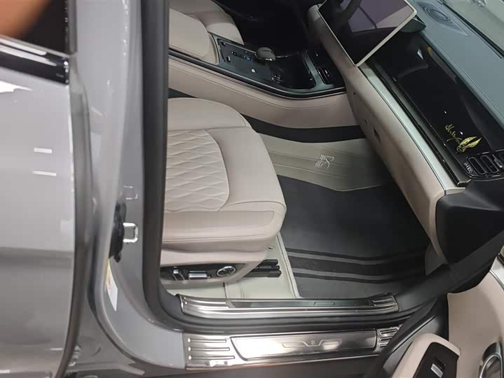 Фото 8 - BYD Han