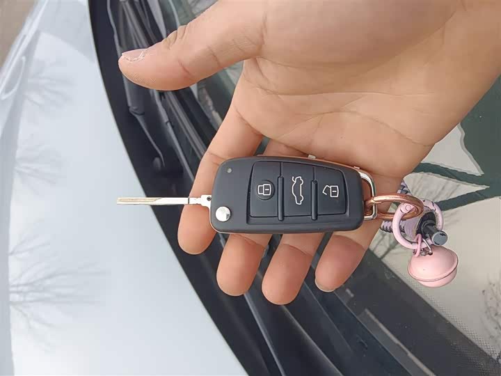 Фото 9 - Audi Q2L e-tron