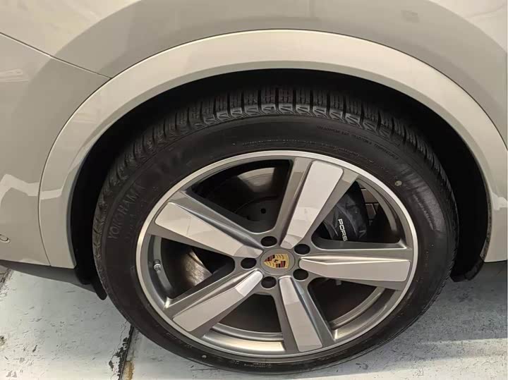 Фото 6 - Porsche Cayenne