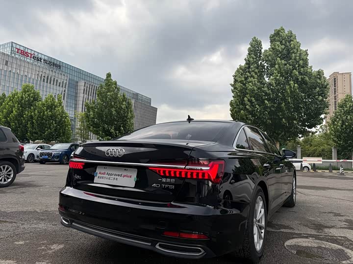 Фото 8 - Audi A6L