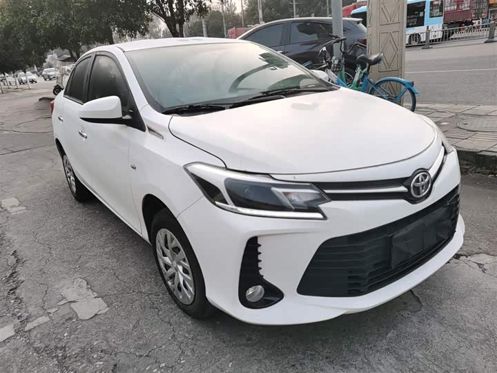 Фото 4 - Toyota Vios