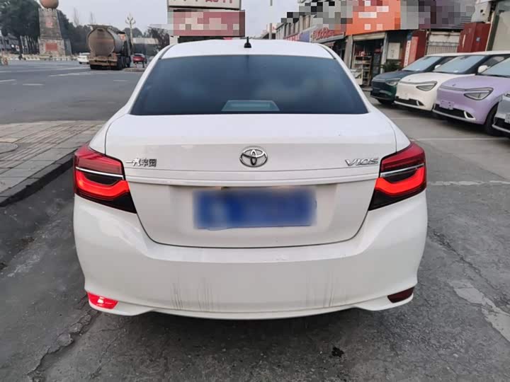 Фото 6 - Toyota Vios