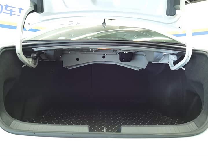 Фото 4 - Volkswagen Sagitar L