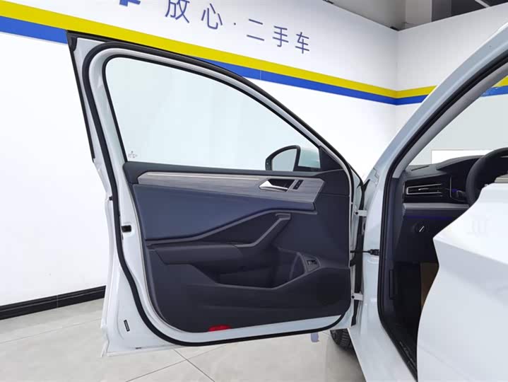 Фото 7 - Volkswagen Sagitar L