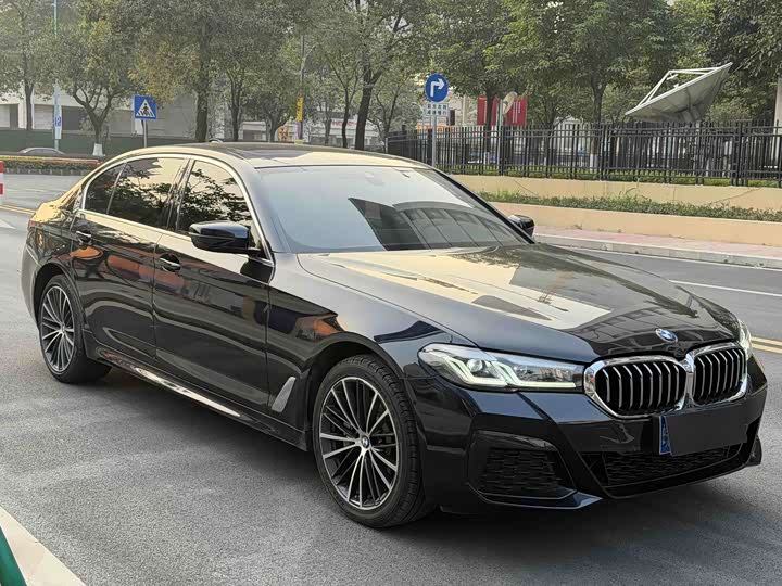 Фото 3 - BMW 5 Series