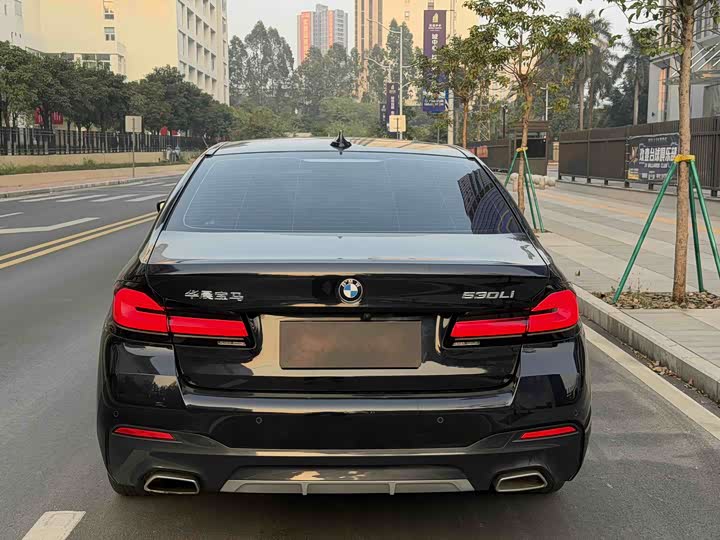 Фото 5 - BMW 5 Series