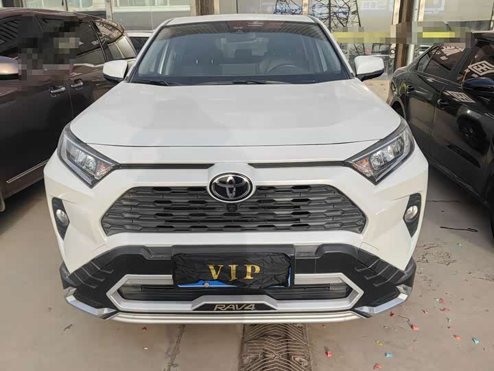 Фото 2 - Toyota RAV4