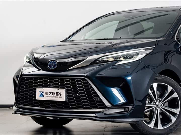 Фото 3 - Toyota Granvia