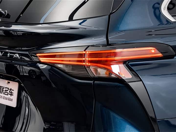 Фото 9 - Toyota Granvia