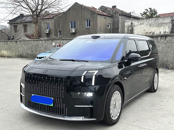 Фото 1 - Zeekr 009