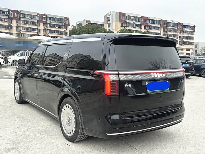 Фото 4 - Zeekr 009