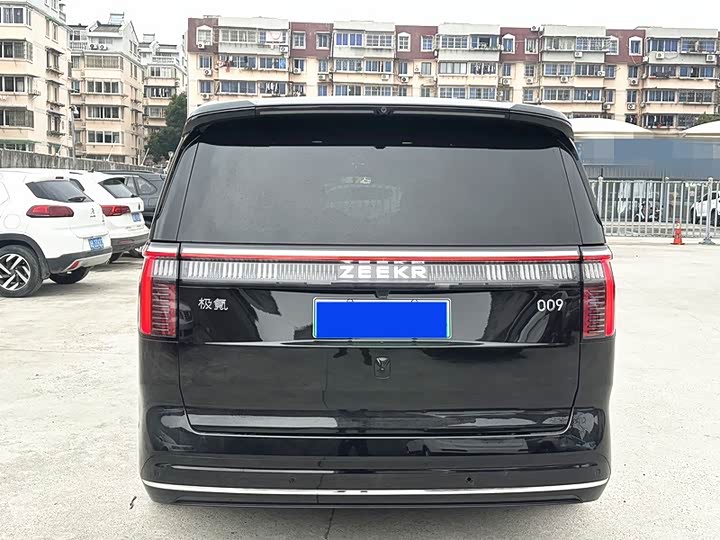 Фото 5 - Zeekr 009